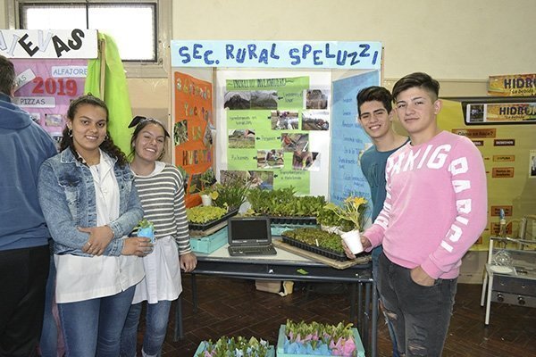 Comenzó la Tercera Exposición de Proyectos Escolares Productivos de Base Local