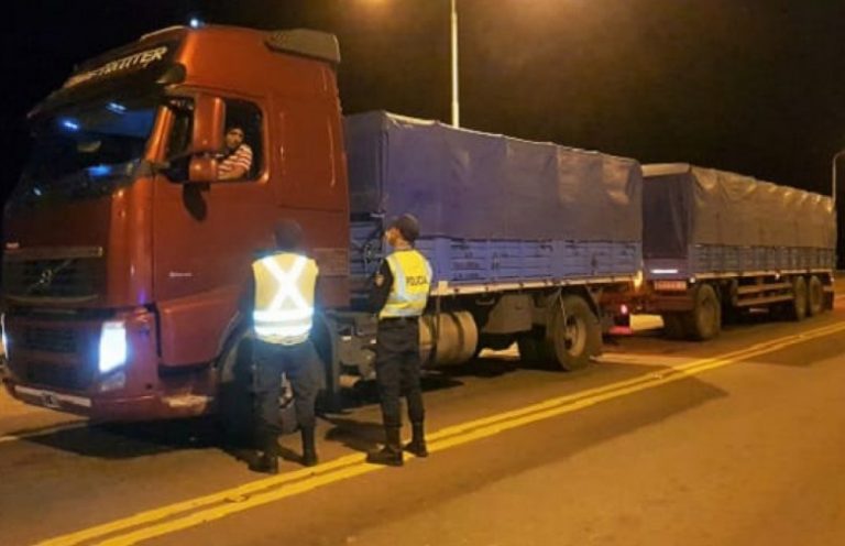 El Gobierno de La Pampa refuerza la prevención para trabajadores de la cosecha y transportistas