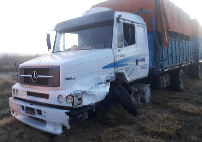 Se rozaron dos camiones en ruta nacional 188 entre Lagos y Sarah