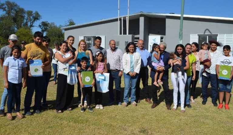 Plan “Mi Casa 1”: cuatro familias de Quetrequén recibieron sus viviendas