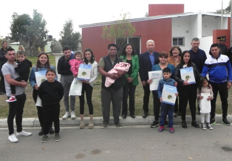 Plan “Mi Casa 1”: cuatro familias de Monte Nievas recibieron sus viviendas