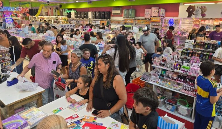 Pago de Ayuda Escolar, Material Didáctico y promociones del BLP impulsaron las ventas en librerías