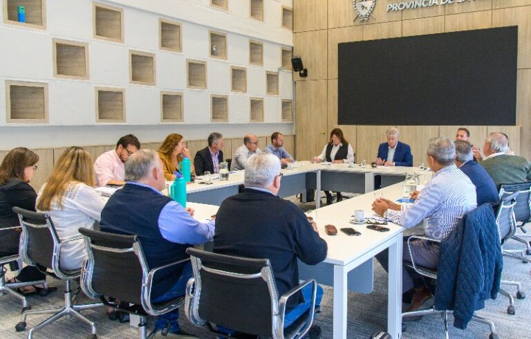 Ziliotto presentó a intendentes el anteproyecto de ley para crear consorcios camineros