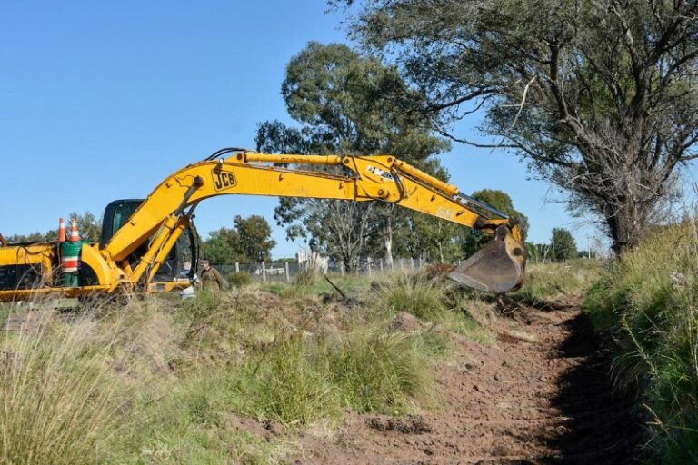 Speluzzi: Gobierno trabaja en la limpieza de canales pluviales para optimizar el escurrimiento